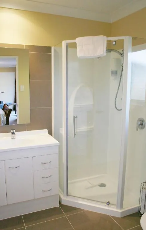 Kauri Point Luxury Bed & Breakfast 陶波