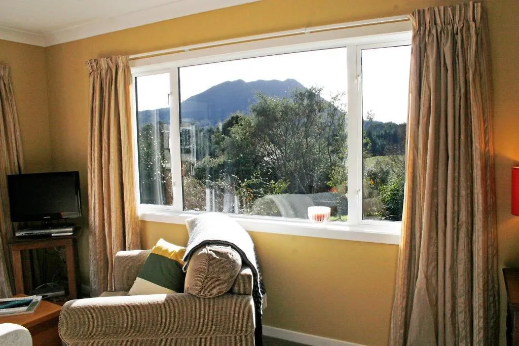 Kauri Point Luxury Bed & Breakfast 陶波