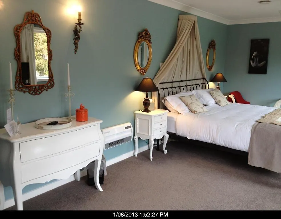 Kauri Point Luxury Bed & Breakfast 陶波
