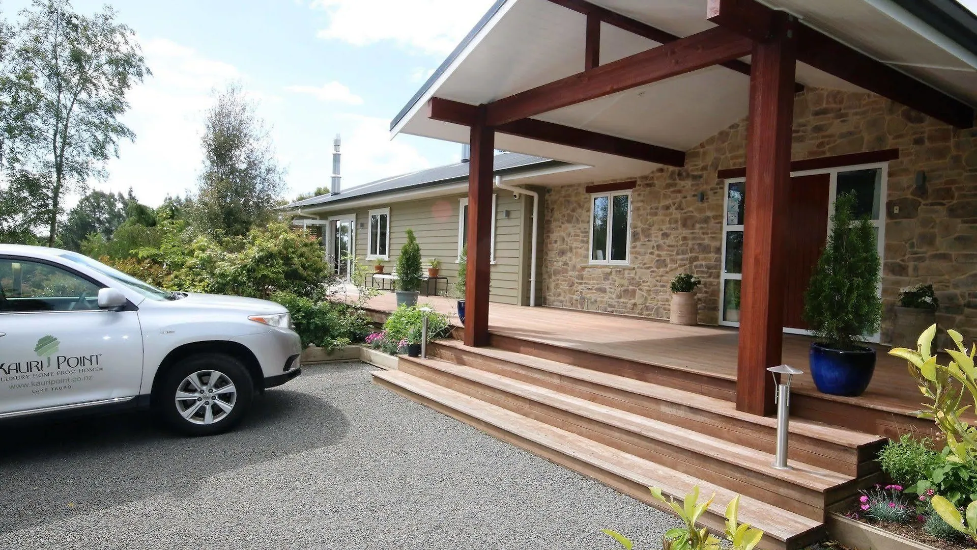 Kauri Point Luxury Bed & Breakfast 陶波