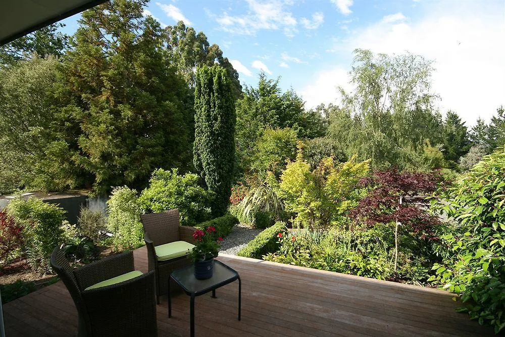 אגם טאופו Kauri Point Luxury Bed & Breakfast 5*, אגם טאופו