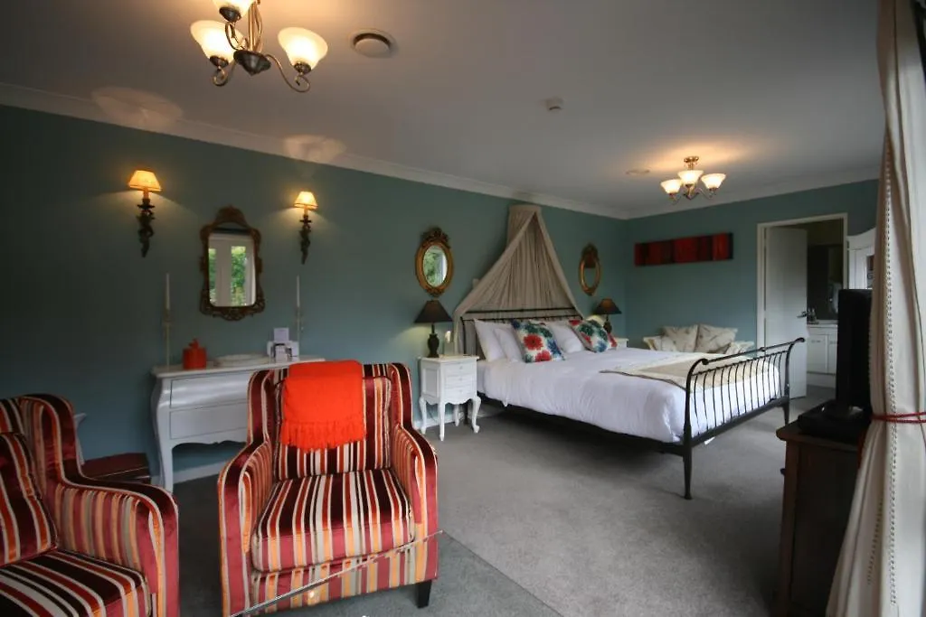 אגם טאופו Kauri Point Luxury Bed & Breakfast