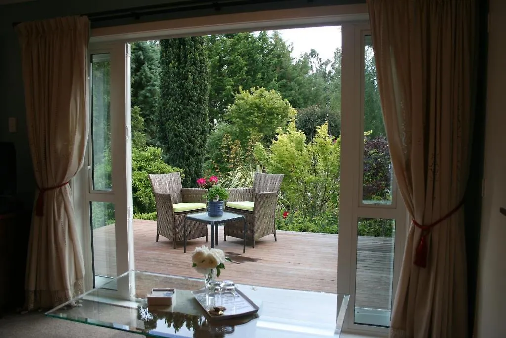 אגם טאופו Kauri Point Luxury Bed & Breakfast