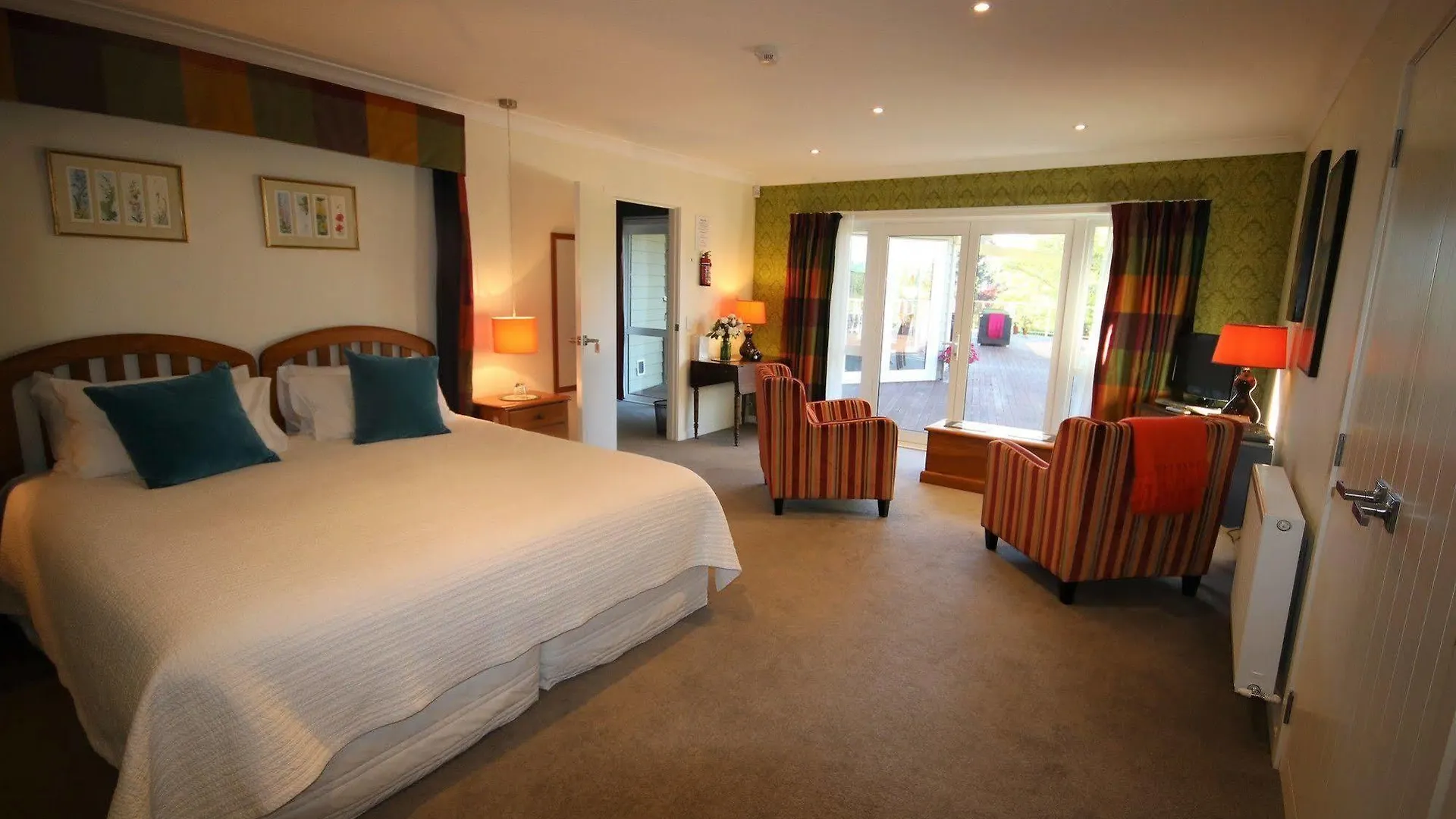 אגם טאופו Kauri Point Luxury Bed & Breakfast  אגם טאופו